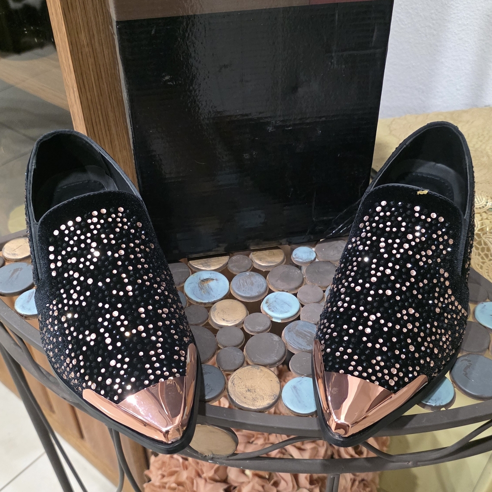 Stylish Black and Gold Men's Loafers